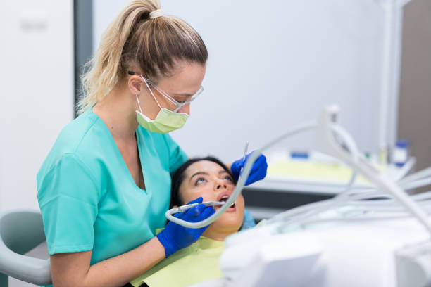 Best Cracked Tooth Emergency Dentist  in Clare, MI